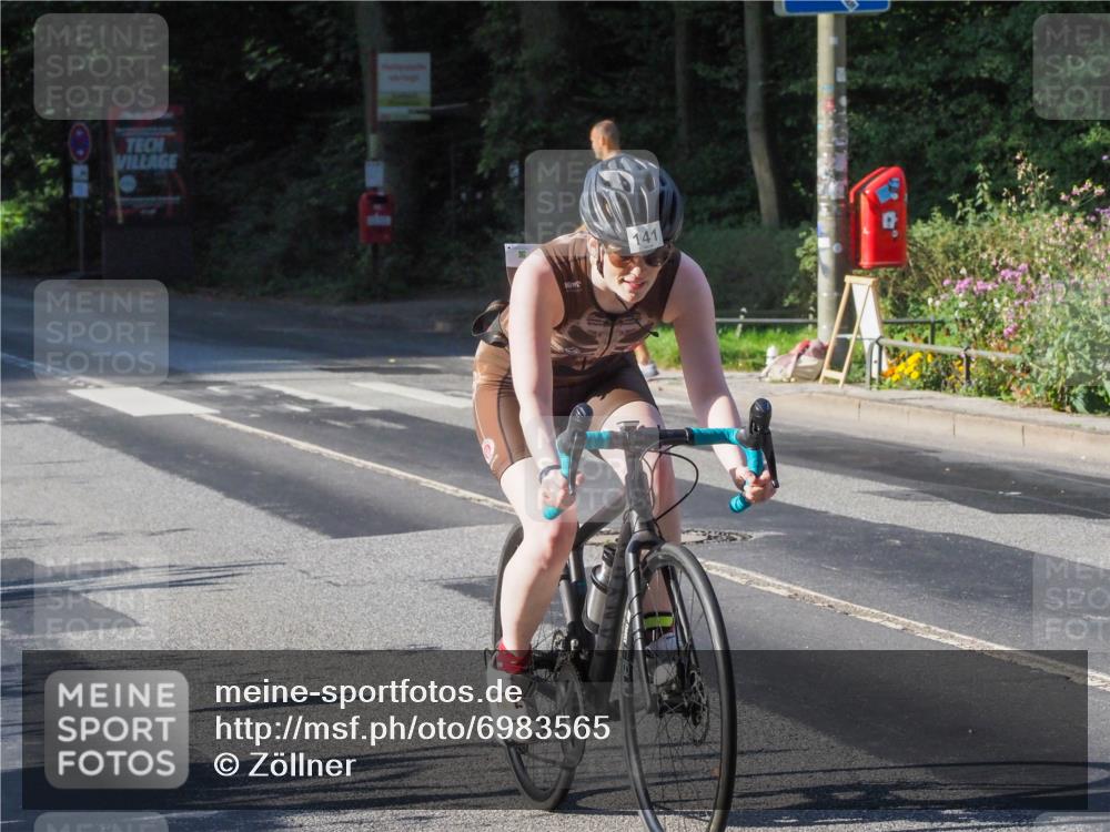 08.09.2024 - Stadtparktriathlon Zöllner http://msf.ph/oto/6983565 08.09.2024 09:34:46 Radfahren 135, 141 meine-sportfotos.de
