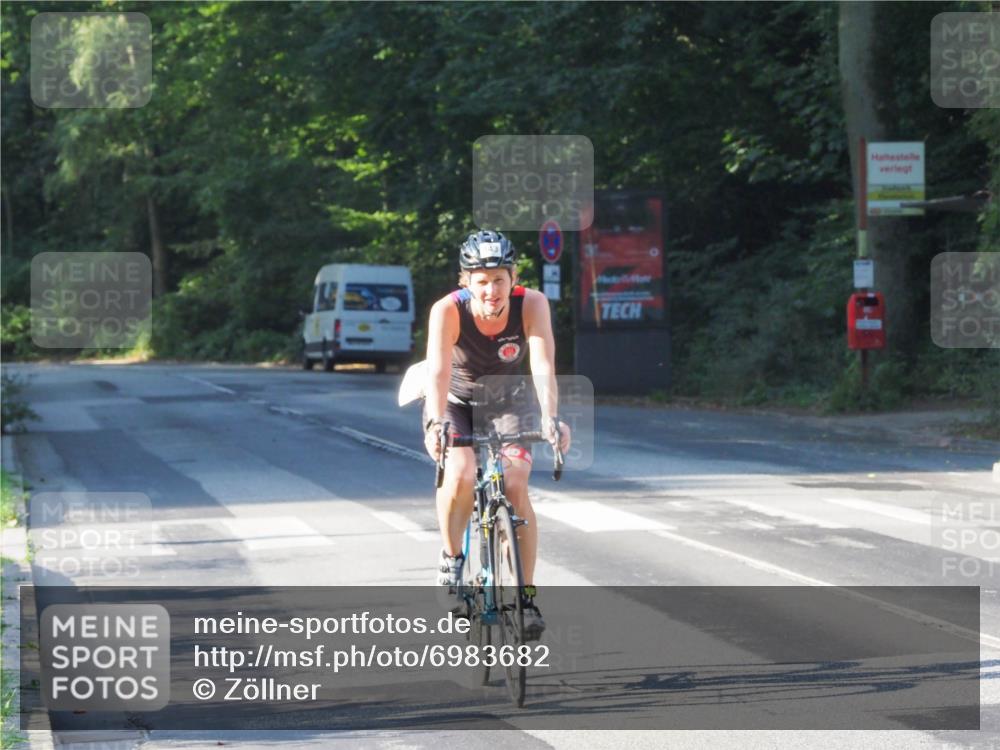 08.09.2024 - Stadtparktriathlon Zöllner http://msf.ph/oto/6983682 08.09.2024 09:36:08 Radfahren 143 meine-sportfotos.de