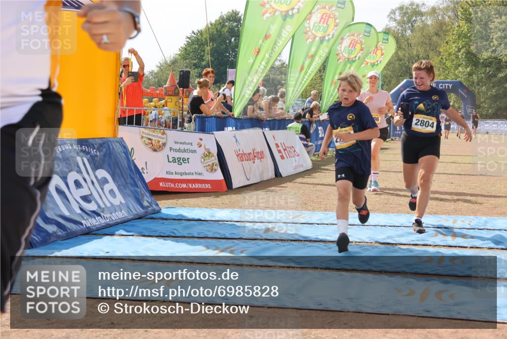 08.09.2024 - Airport Race Strokosch-Dieckow http://msf.ph/oto/6985828 08.09.2024 12:16:17 Ziel 225, 276, 1020, 2540, 2541, 2543, 2586, 2604, 2799, 2802, 2804, 2827, 2854, 3057 meine-sportfotos.de