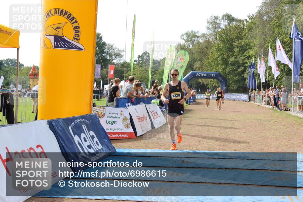 08.09.2024 - Airport Race Strokosch-Dieckow http://msf.ph/oto/6986615 08.09.2024 12:06:43 Ziel 1228, 2807, 2868, 3035, 3094 meine-sportfotos.de