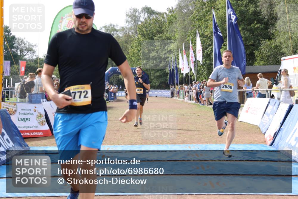 08.09.2024 - Airport Race Strokosch-Dieckow http://msf.ph/oto/6986680 08.09.2024 12:07:11 Ziel 2688, 2772, 2831 meine-sportfotos.de