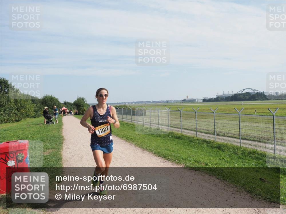 08.09.2024 - Airport Race Miley Keyser http://msf.ph/oto/6987504 08.09.2024 11:54:04 Laufen OLYMPUS, DIGITAL, CAMERA meine-sportfotos.de