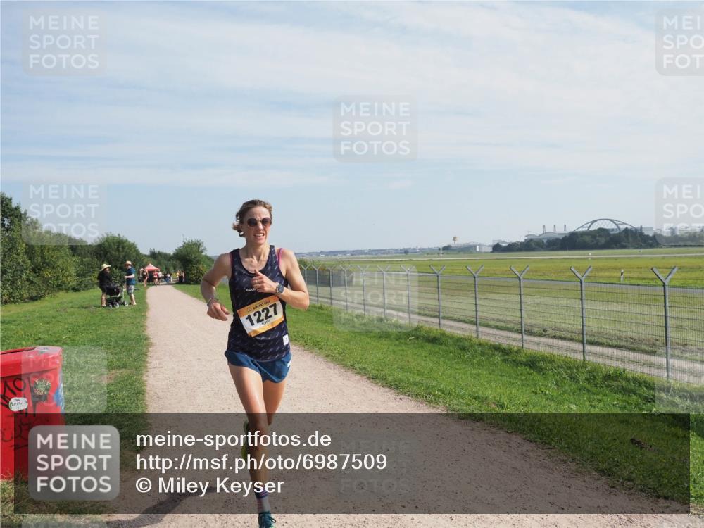 08.09.2024 - Airport Race Miley Keyser http://msf.ph/oto/6987509 08.09.2024 11:54:04 Laufen OLYMPUS, DIGITAL, CAMERA meine-sportfotos.de