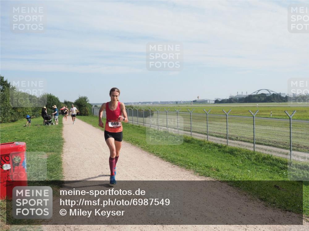 08.09.2024 - Airport Race Miley Keyser http://msf.ph/oto/6987549 08.09.2024 11:54:19 Laufen OLYMPUS, DIGITAL, CAMERA meine-sportfotos.de