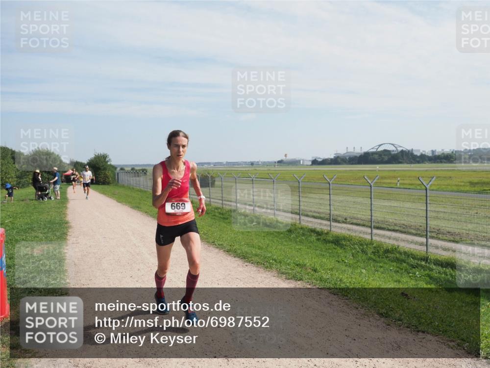 08.09.2024 - Airport Race Miley Keyser http://msf.ph/oto/6987552 08.09.2024 11:54:20 Laufen OLYMPUS, DIGITAL, CAMERA meine-sportfotos.de