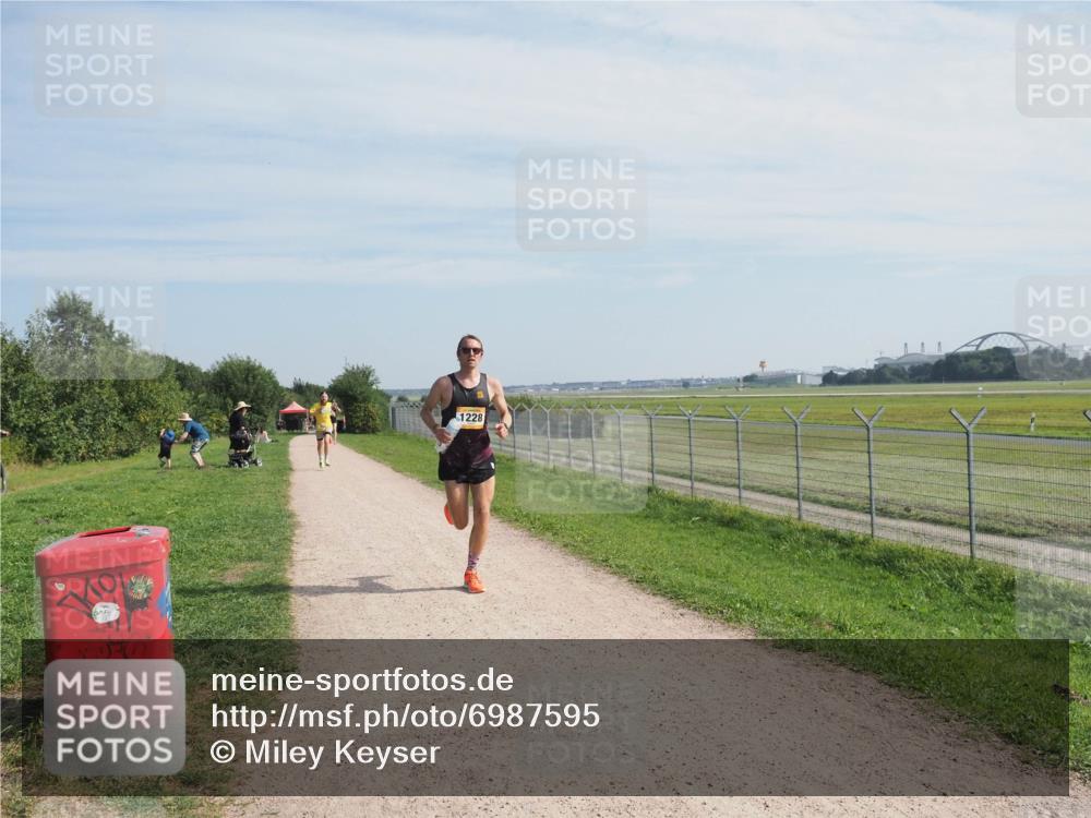 08.09.2024 - Airport Race Miley Keyser http://msf.ph/oto/6987595 08.09.2024 11:54:27 Laufen OLYMPUS, DIGITAL, CAMERA meine-sportfotos.de