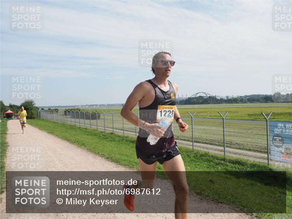 08.09.2024 - Airport Race Miley Keyser http://msf.ph/oto/6987612 08.09.2024 11:54:28 Laufen OLYMPUS, DIGITAL, CAMERA meine-sportfotos.de
