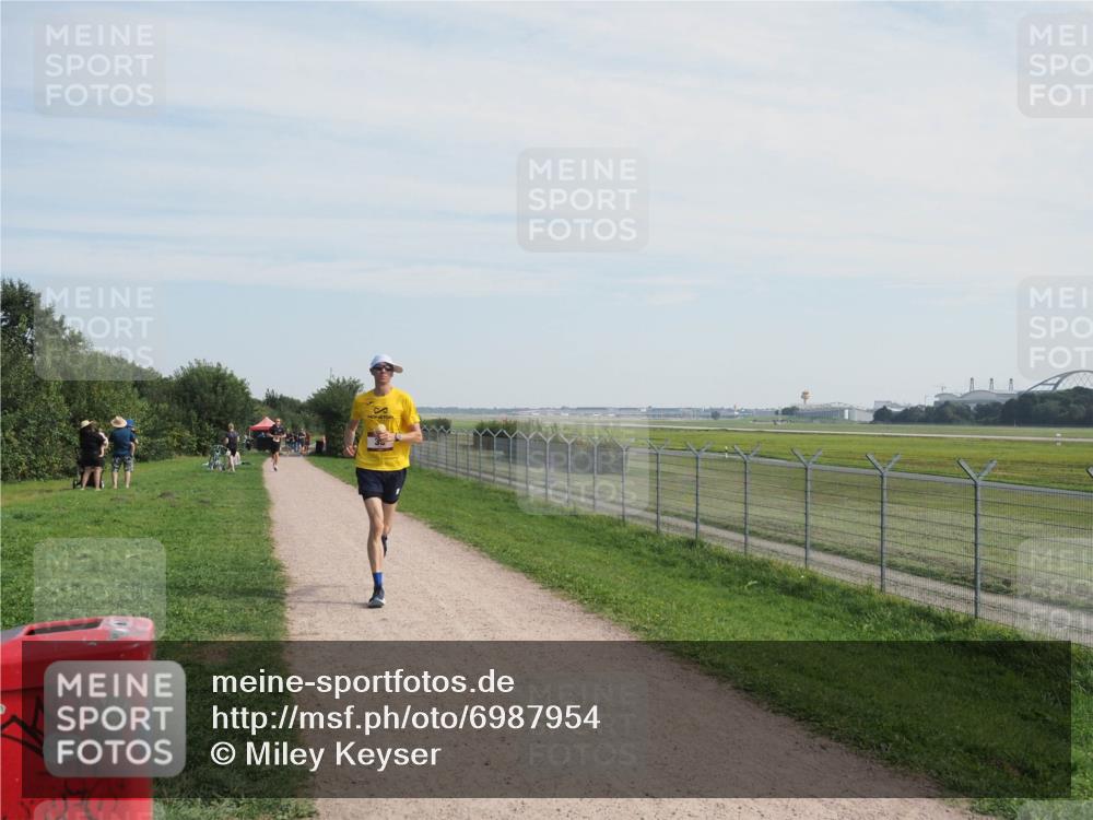 08.09.2024 - Airport Race Miley Keyser http://msf.ph/oto/6987954 08.09.2024 11:58:15 Laufen OLYMPUS, DIGITAL, CAMERA meine-sportfotos.de