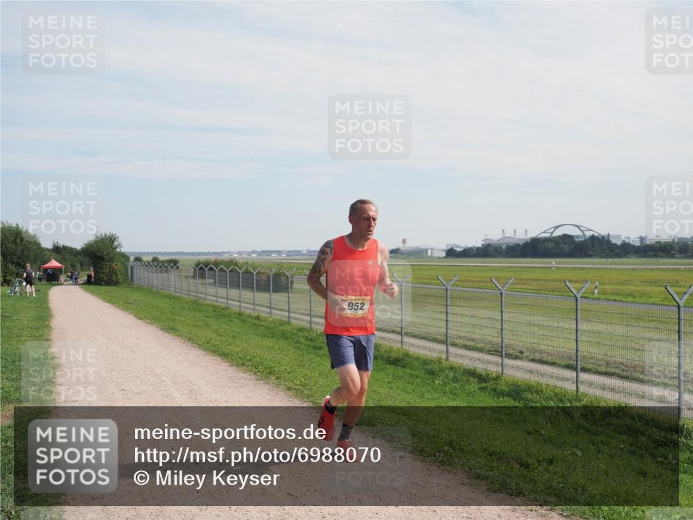 08.09.2024 - Airport Race Miley Keyser http://msf.ph/oto/6988070 08.09.2024 11:58:42 Laufen OLYMPUS, DIGITAL, CAMERA meine-sportfotos.de