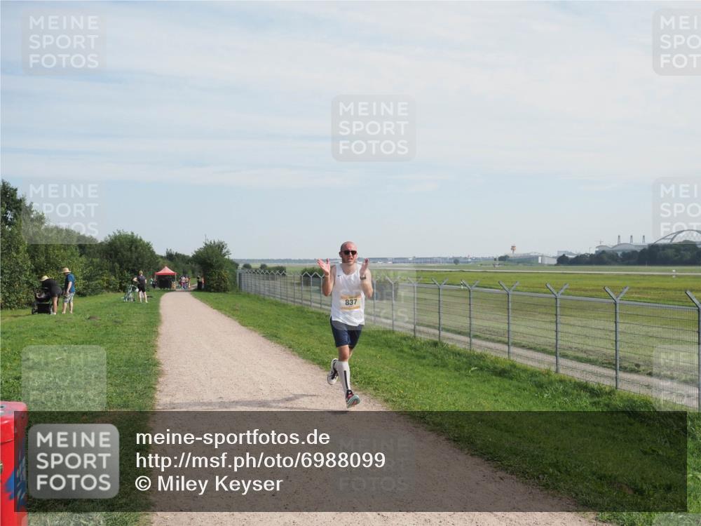 08.09.2024 - Airport Race Miley Keyser http://msf.ph/oto/6988099 08.09.2024 11:59:03 Laufen OLYMPUS, DIGITAL, CAMERA meine-sportfotos.de