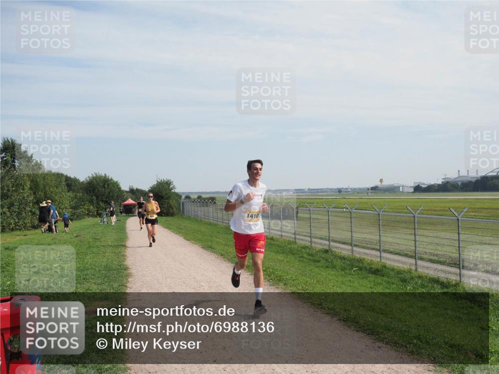 08.09.2024 - Airport Race Miley Keyser http://msf.ph/oto/6988136 08.09.2024 11:59:29 Laufen OLYMPUS, DIGITAL, CAMERA meine-sportfotos.de