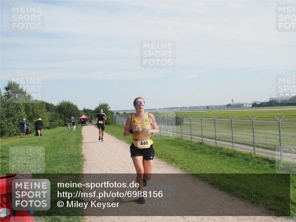 08.09.2024 - Airport Race Miley Keyser http://msf.ph/oto/6988156 08.09.2024 11:59:32 Laufen OLYMPUS, DIGITAL, CAMERA meine-sportfotos.de