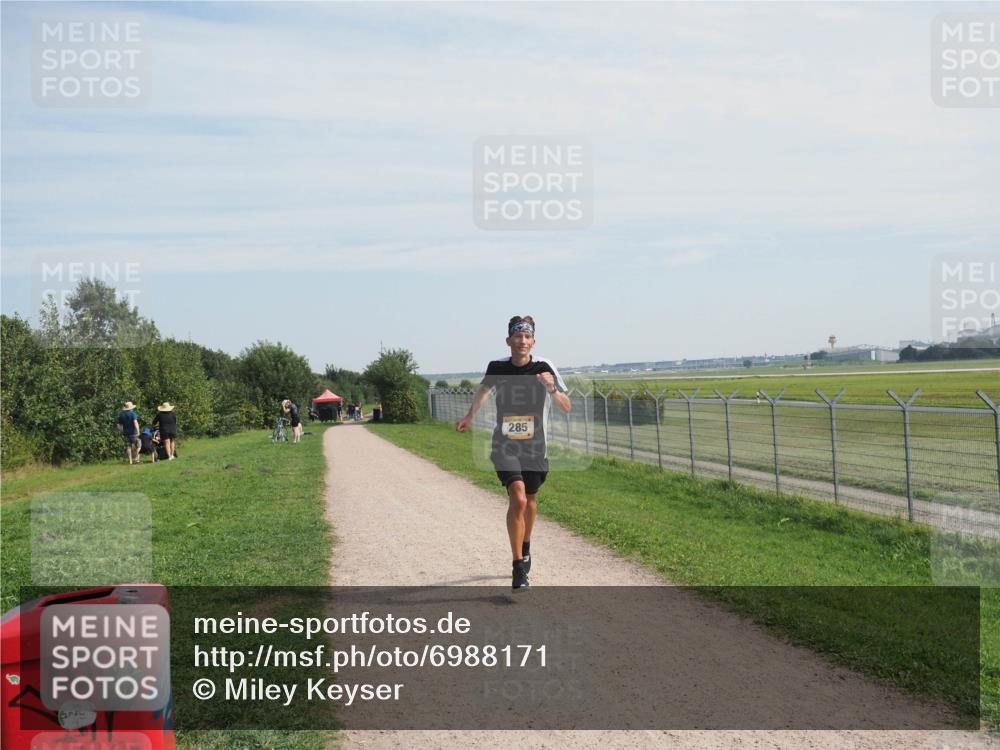 08.09.2024 - Airport Race Miley Keyser http://msf.ph/oto/6988171 08.09.2024 11:59:35 Laufen OLYMPUS, DIGITAL, CAMERA meine-sportfotos.de