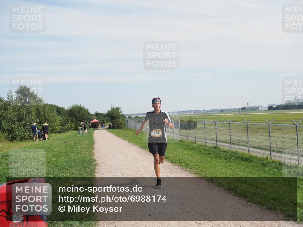 08.09.2024 - Airport Race Miley Keyser http://msf.ph/oto/6988174 08.09.2024 11:59:35 Laufen OLYMPUS, DIGITAL, CAMERA meine-sportfotos.de