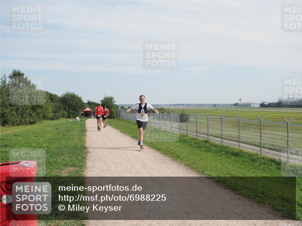 08.09.2024 - Airport Race Miley Keyser http://msf.ph/oto/6988225 08.09.2024 12:00:45 Laufen OLYMPUS, DIGITAL, CAMERA meine-sportfotos.de