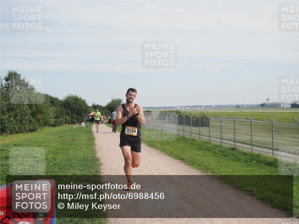 08.09.2024 - Airport Race Miley Keyser http://msf.ph/oto/6988456 08.09.2024 12:01:39 Laufen OLYMPUS, DIGITAL, CAMERA meine-sportfotos.de