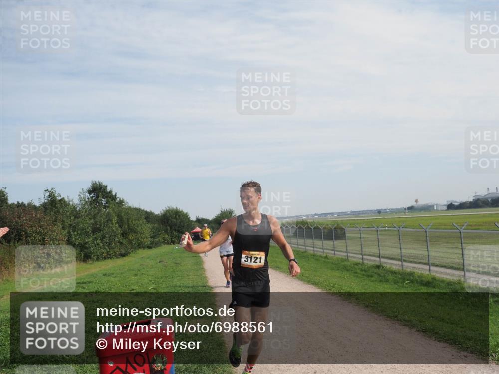 08.09.2024 - Airport Race Miley Keyser http://msf.ph/oto/6988561 08.09.2024 12:02:06 Laufen OLYMPUS, DIGITAL, CAMERA meine-sportfotos.de