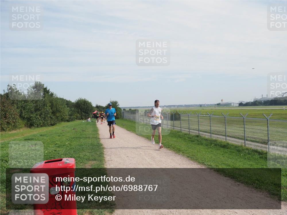08.09.2024 - Airport Race Miley Keyser http://msf.ph/oto/6988767 08.09.2024 12:03:05 Laufen OLYMPUS, DIGITAL, CAMERA meine-sportfotos.de