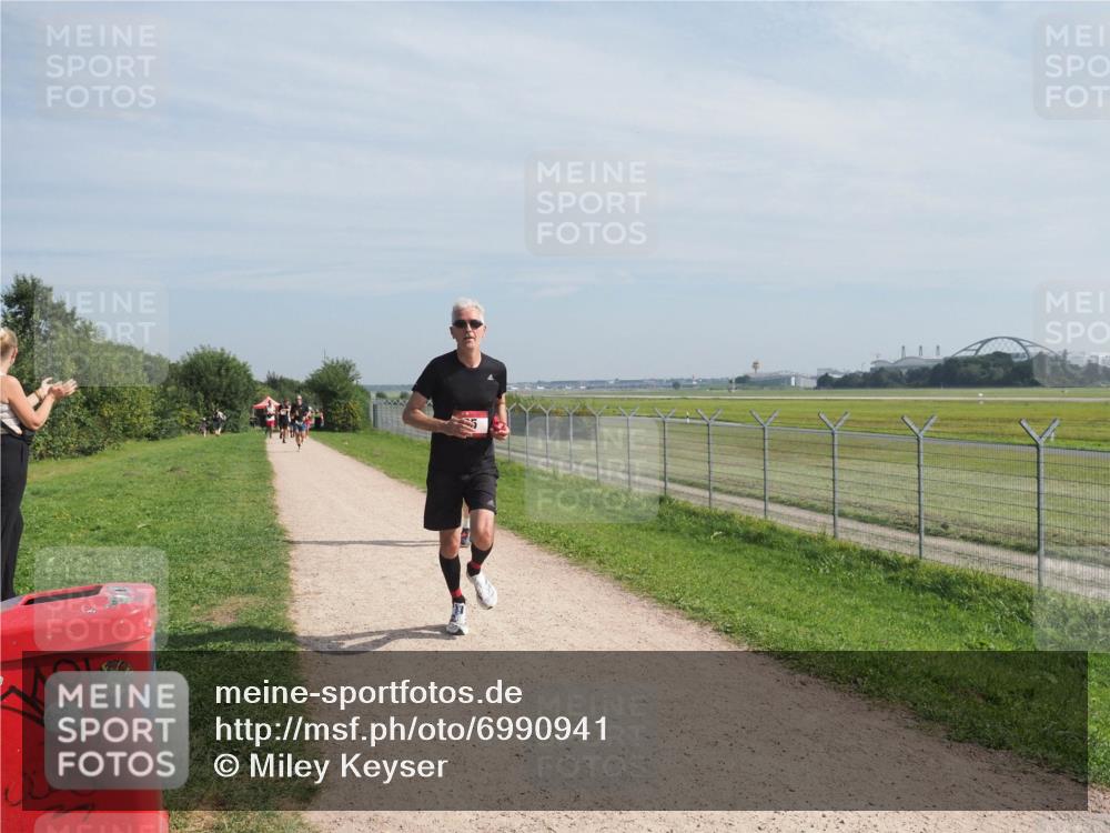 08.09.2024 - Airport Race Miley Keyser http://msf.ph/oto/6990941 08.09.2024 12:09:05 Laufen OLYMPUS, DIGITAL, CAMERA meine-sportfotos.de