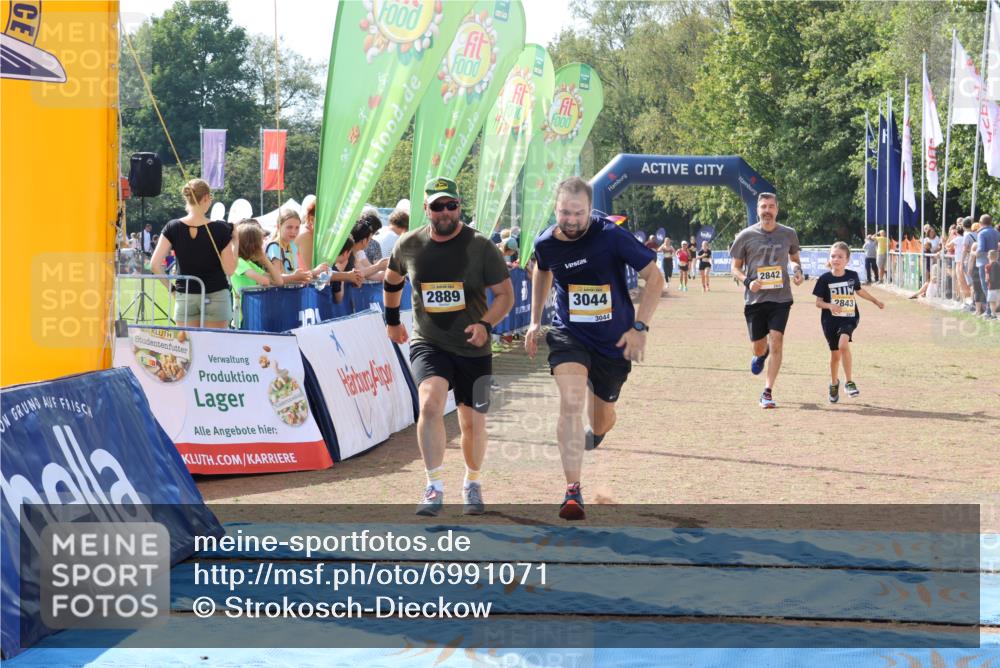 08.09.2024 - Airport Race Strokosch-Dieckow http://msf.ph/oto/6991071 08.09.2024 12:12:04 Ziel 2585, 2842, 2843, 2889, 3044 meine-sportfotos.de