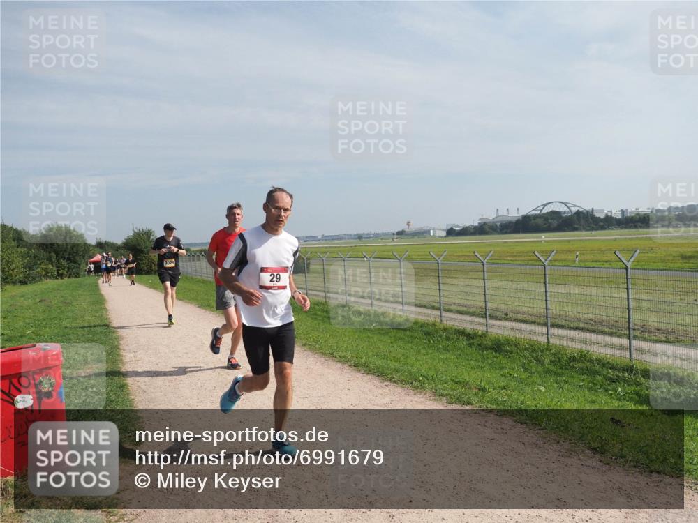 08.09.2024 - Airport Race Miley Keyser http://msf.ph/oto/6991679 08.09.2024 12:10:58 Laufen OLYMPUS, DIGITAL, CAMERA meine-sportfotos.de