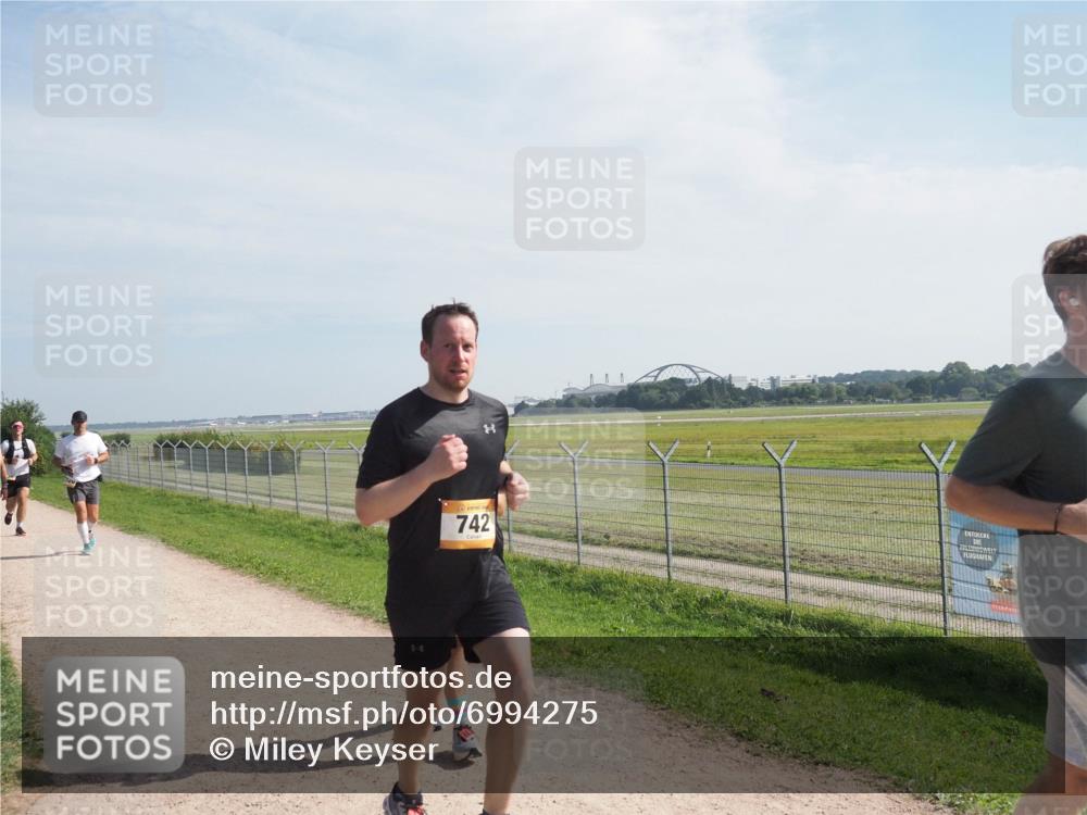 08.09.2024 - Airport Race Miley Keyser http://msf.ph/oto/6994275 08.09.2024 12:15:06 Laufen OLYMPUS, DIGITAL, CAMERA meine-sportfotos.de