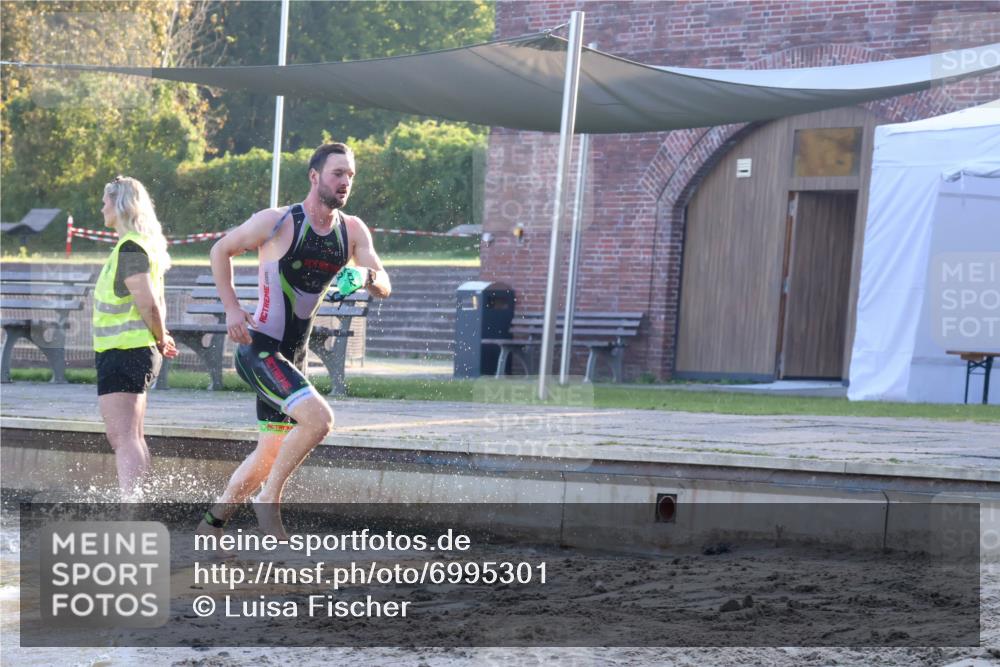 08.09.2024 - Stadtparktriathlon Luisa Fischer http://msf.ph/oto/6995301 08.09.2024 08:44:56 Schwimmen 69 meine-sportfotos.de