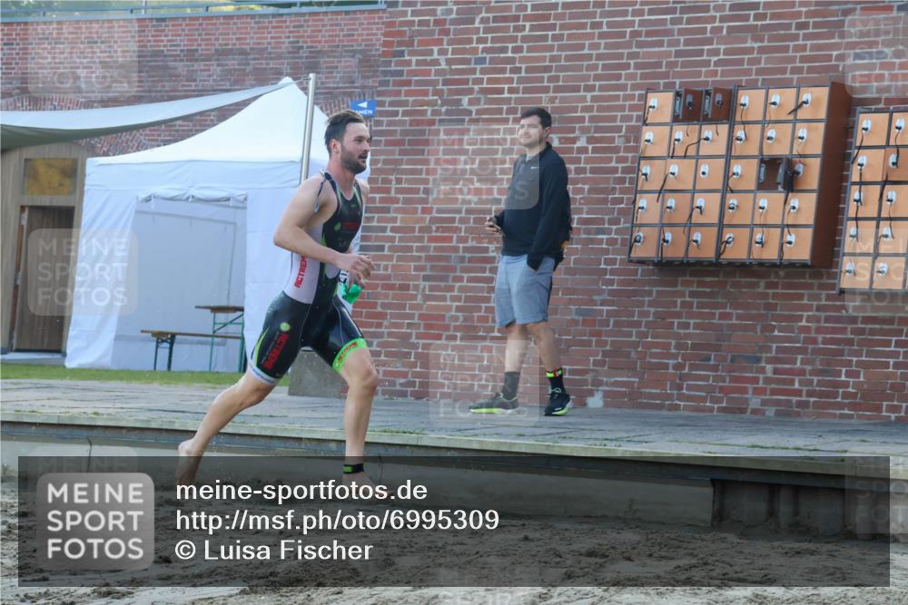 08.09.2024 - Stadtparktriathlon Luisa Fischer http://msf.ph/oto/6995309 08.09.2024 08:44:57 Schwimmen 69 meine-sportfotos.de