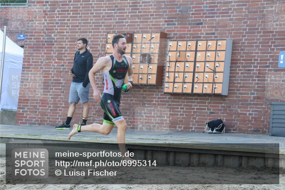 08.09.2024 - Stadtparktriathlon Luisa Fischer http://msf.ph/oto/6995314 08.09.2024 08:44:57 Schwimmen 69 meine-sportfotos.de