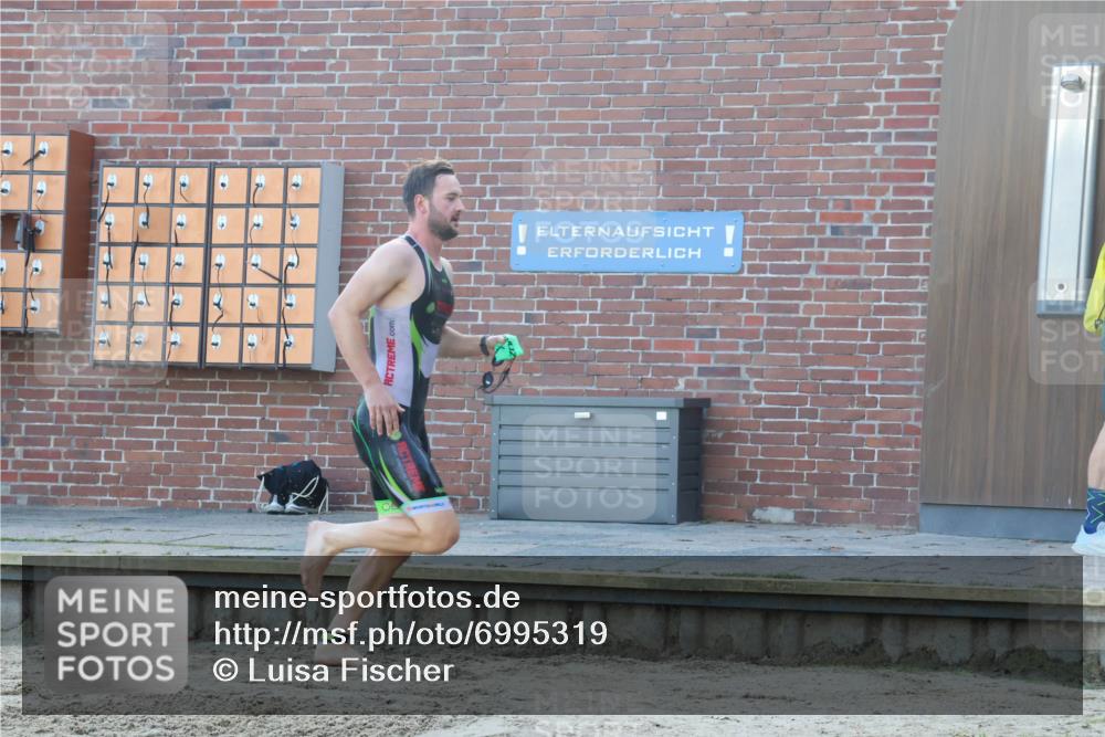 08.09.2024 - Stadtparktriathlon Luisa Fischer http://msf.ph/oto/6995319 08.09.2024 08:44:58 Schwimmen 69 meine-sportfotos.de