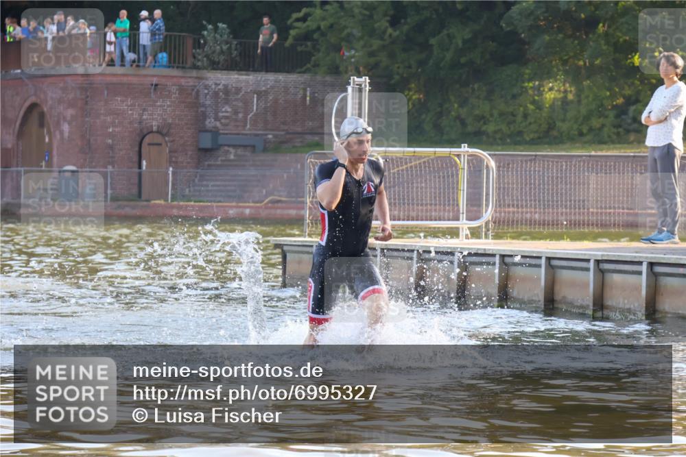 08.09.2024 - Stadtparktriathlon Luisa Fischer http://msf.ph/oto/6995327 08.09.2024 08:45:08 Schwimmen 87 meine-sportfotos.de