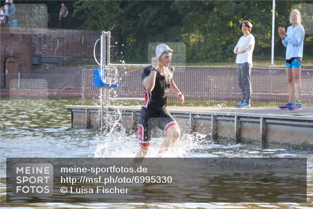 08.09.2024 - Stadtparktriathlon Luisa Fischer http://msf.ph/oto/6995330 08.09.2024 08:45:09 Schwimmen 87 meine-sportfotos.de