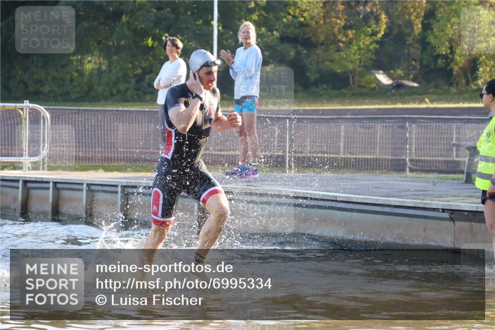 08.09.2024 - Stadtparktriathlon Luisa Fischer http://msf.ph/oto/6995334 08.09.2024 08:45:09 Schwimmen 87 meine-sportfotos.de