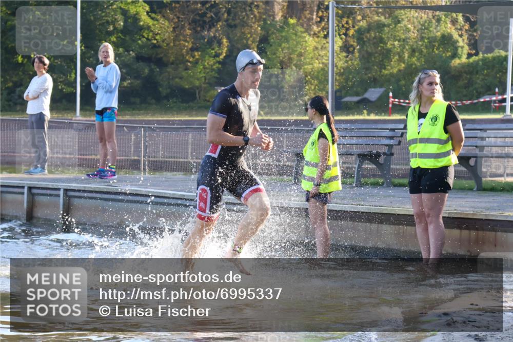 08.09.2024 - Stadtparktriathlon Luisa Fischer http://msf.ph/oto/6995337 08.09.2024 08:45:10 Schwimmen 87 meine-sportfotos.de