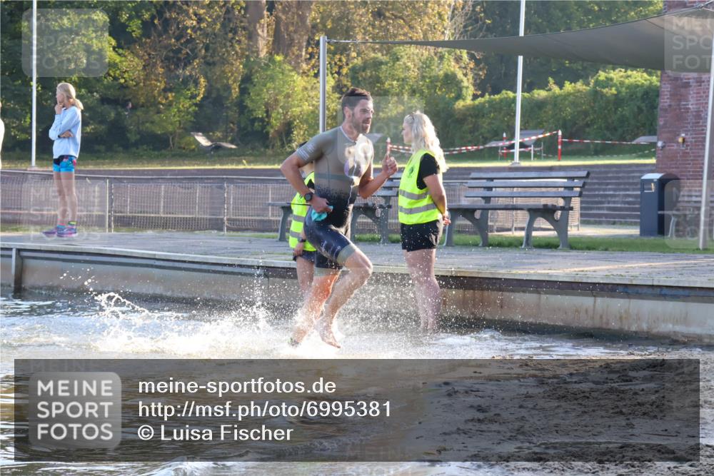 08.09.2024 - Stadtparktriathlon Luisa Fischer http://msf.ph/oto/6995381 08.09.2024 08:45:22 Schwimmen 17, 53 meine-sportfotos.de