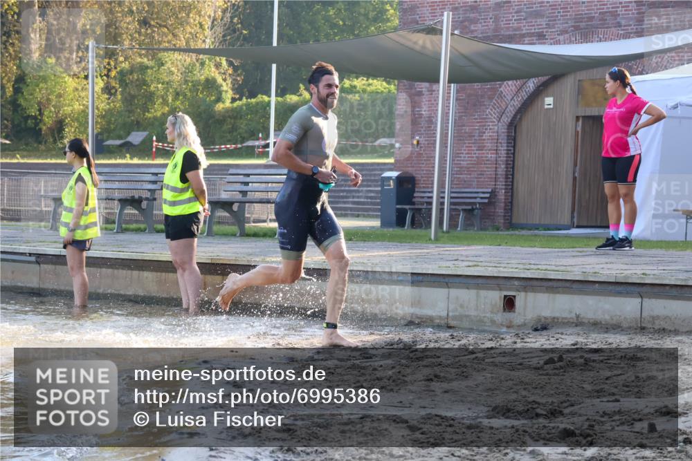 08.09.2024 - Stadtparktriathlon Luisa Fischer http://msf.ph/oto/6995386 08.09.2024 08:45:22 Schwimmen 17, 53 meine-sportfotos.de