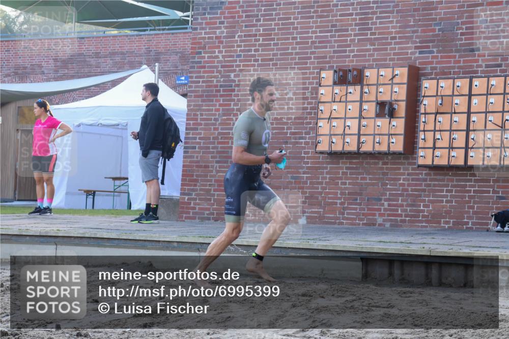 08.09.2024 - Stadtparktriathlon Luisa Fischer http://msf.ph/oto/6995399 08.09.2024 08:45:23 Schwimmen 17, 53 meine-sportfotos.de