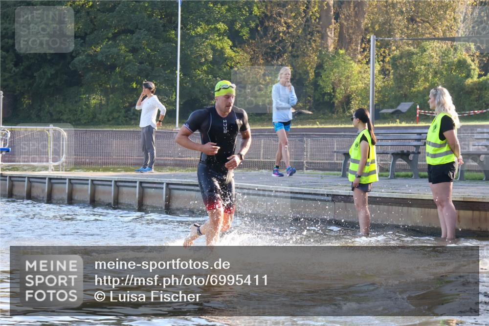 08.09.2024 - Stadtparktriathlon Luisa Fischer http://msf.ph/oto/6995411 08.09.2024 08:45:29 Schwimmen 11, 17 meine-sportfotos.de