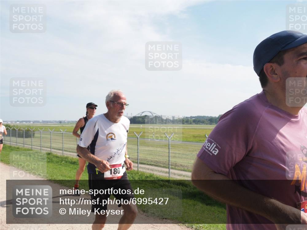 08.09.2024 - Airport Race Miley Keyser http://msf.ph/oto/6995427 08.09.2024 12:17:06 Laufen OLYMPUS, DIGITAL, CAMERA meine-sportfotos.de