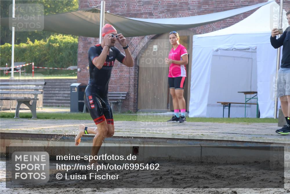 08.09.2024 - Stadtparktriathlon Luisa Fischer http://msf.ph/oto/6995462 08.09.2024 08:45:39 Schwimmen 11, 49, 59, 75 meine-sportfotos.de