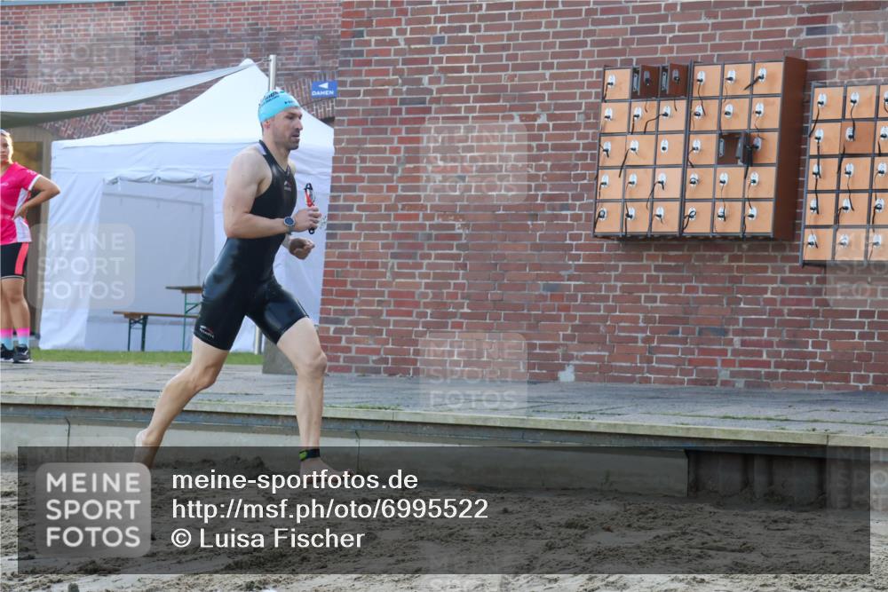 08.09.2024 - Stadtparktriathlon Luisa Fischer http://msf.ph/oto/6995522 08.09.2024 08:45:50 Schwimmen 56, 59 meine-sportfotos.de
