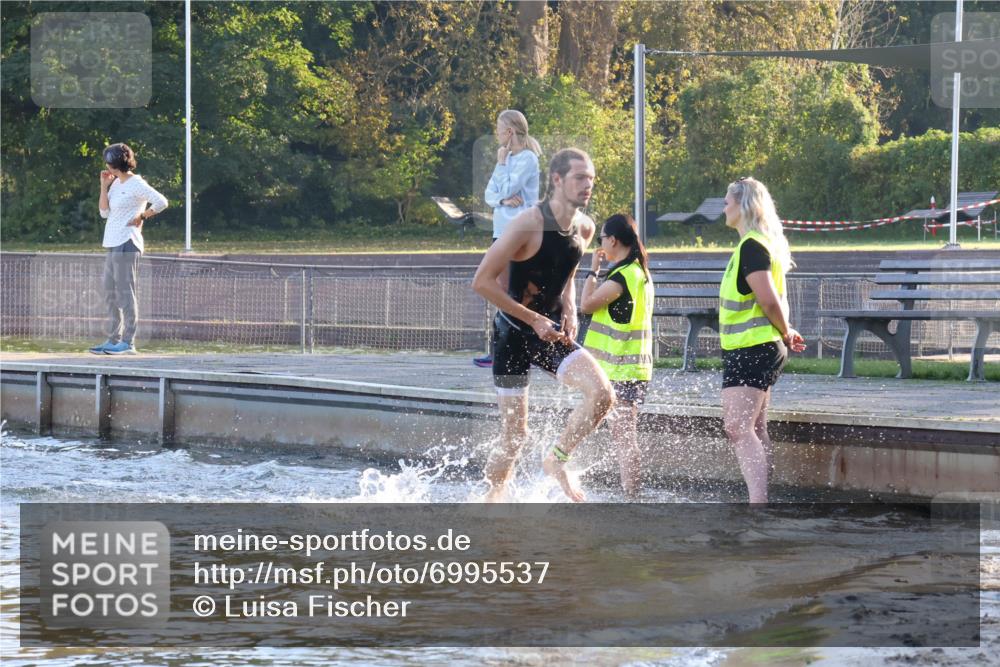 08.09.2024 - Stadtparktriathlon Luisa Fischer http://msf.ph/oto/6995537 08.09.2024 08:45:57 Schwimmen 5, 32, 56 meine-sportfotos.de