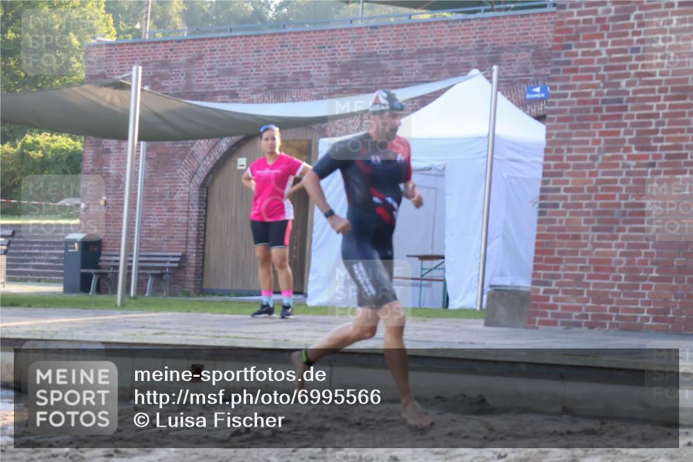 08.09.2024 - Stadtparktriathlon Luisa Fischer http://msf.ph/oto/6995566 08.09.2024 08:46:03 Schwimmen 5, 32, 38, 51, 56 meine-sportfotos.de