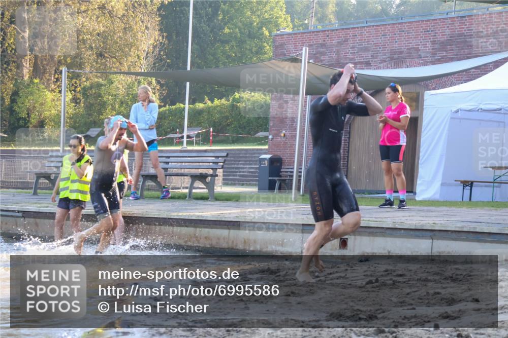08.09.2024 - Stadtparktriathlon Luisa Fischer http://msf.ph/oto/6995586 08.09.2024 08:46:06 Schwimmen 5, 32, 38, 51 meine-sportfotos.de