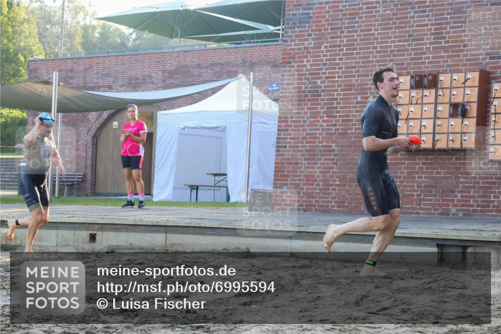 08.09.2024 - Stadtparktriathlon Luisa Fischer http://msf.ph/oto/6995594 08.09.2024 08:46:07 Schwimmen 5, 32, 38, 51 meine-sportfotos.de