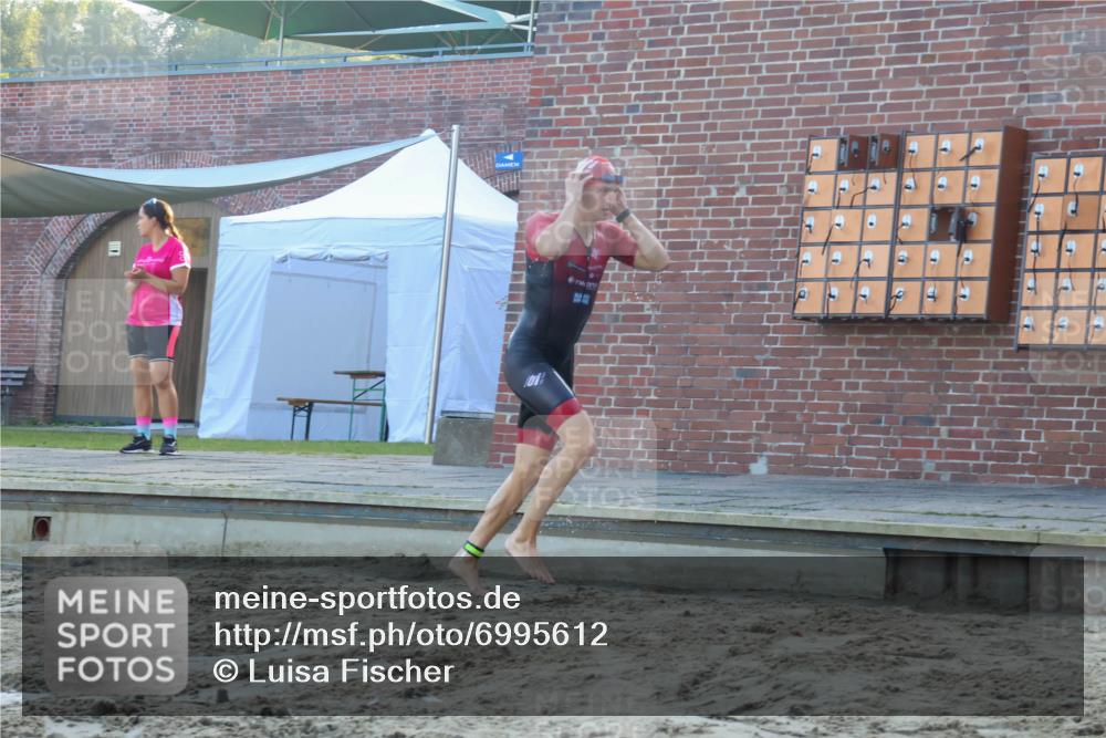 08.09.2024 - Stadtparktriathlon Luisa Fischer http://msf.ph/oto/6995612 08.09.2024 08:46:11 Schwimmen 32, 38, 51 meine-sportfotos.de