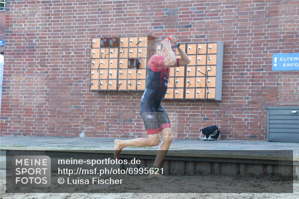 08.09.2024 - Stadtparktriathlon Luisa Fischer http://msf.ph/oto/6995621 08.09.2024 08:46:11 Schwimmen 32, 38, 51 meine-sportfotos.de