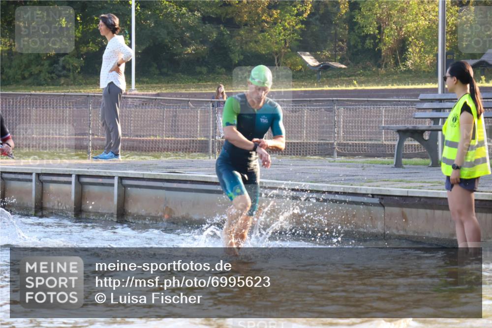08.09.2024 - Stadtparktriathlon Luisa Fischer http://msf.ph/oto/6995623 08.09.2024 08:46:20 Schwimmen 1, 62, 71 meine-sportfotos.de