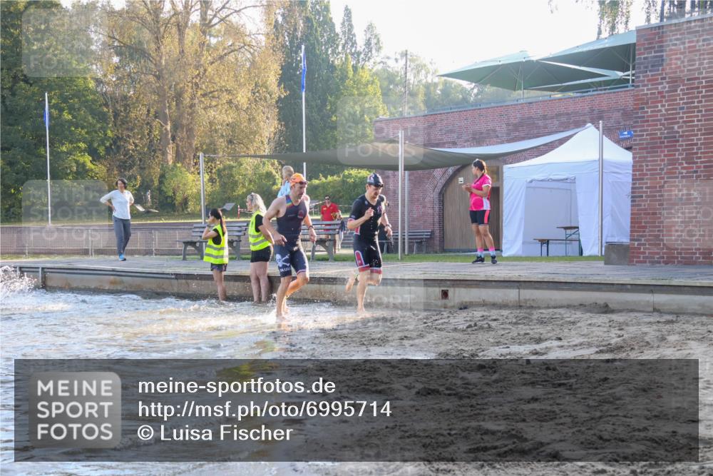 08.09.2024 - Stadtparktriathlon Luisa Fischer http://msf.ph/oto/6995714 08.09.2024 08:46:40 Schwimmen 19, 25, 26, 29, 47, 50, 68, 77, 83, 86 meine-sportfotos.de