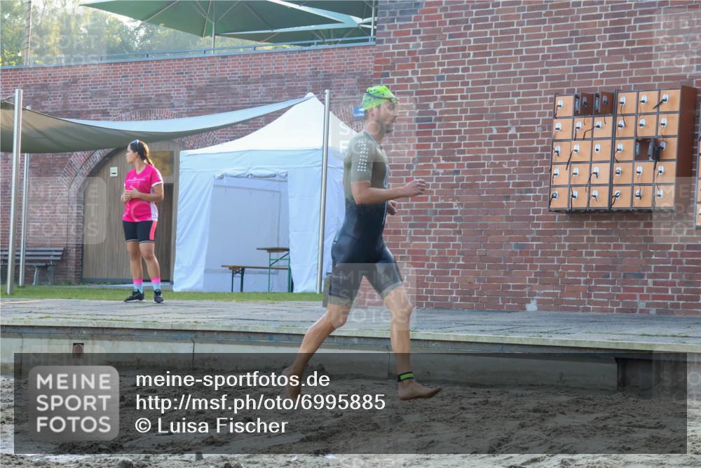 08.09.2024 - Stadtparktriathlon Luisa Fischer http://msf.ph/oto/6995885 08.09.2024 08:47:16 Schwimmen 39, 44, 55 meine-sportfotos.de
